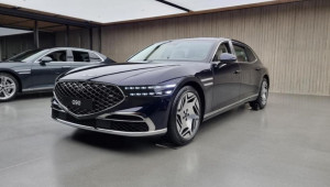 Mục sở thị Genesis G90 Limousine 2022 “bằng xương bằng thịt”