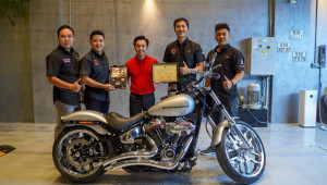 Doanh nhân Nguyễn Quốc Cường hé lộ công năng thực sự của chiếc Harley-Davidson Breakout 114 mới được bà xã tặng