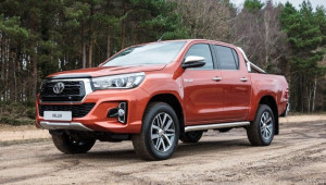 Toyota Việt Nam triệu hồi xe Hilux nhập khẩu để kiểm tra và thay thế bầu trợ lực phanh
