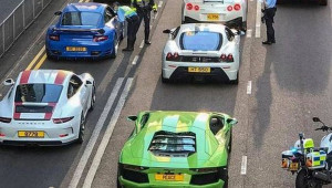 Sử dụng chiêu trò qua mặt cảnh sát, bộ đôi Nissan GT-R và Lamborghini tại Hồng Kông bị 