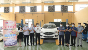 Honda Việt Nam trao tặng xe và thiết bị kỹ thuật  cho trường nghề tại Vĩnh Phúc và Hà Nam