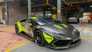 Sài Gòn: Lamborghini Huracan xanh cốm thay áo mới cực kì cá tính