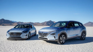 Hyundai vén màn cặp xe concept Nexo và Sonata Hybrid vừa lập kỷ lục tốc độ mặt đất mới