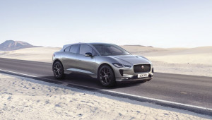 Jaguar I-Pace Black Edition ra mắt: Tinh chỉnh ngoại hình, nâng cấp trang bị