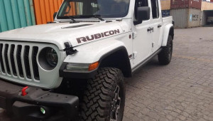 Cận cảnh Bán tải Mỹ - Jeep Gladiator 2020 đầu tiên cập bến Việt Nam