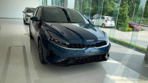 Kia K3 2022 đã về đại lý: Ảnh thực tế đẹp hút mắt, nhiều trang bị 