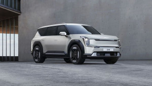 Kia EV9 2024 cùng phân khúc VinFast VF 9 được mở bán với giá từ 1,34 tỷ VNĐ