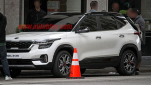 SUV cỡ nhỏ Kia Seltos lộ diện trên phố trước trước thềm ra mắt