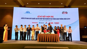 Uỷ ban ATGTQG và Hiệp hội sản xuất xe máy Việt Nam ký kết hợp tác về An toàn giao thông 2019