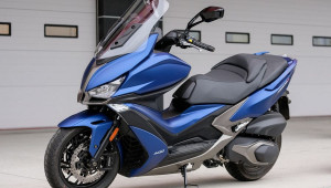 Scooter đô thị Kymco Xciting S 400i chuẩn bị về Việt Nam - 