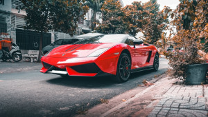 Cận cảnh Lamborghini Gallardo Spyder Performante màu đỏ độc nhất tại Việt Nam