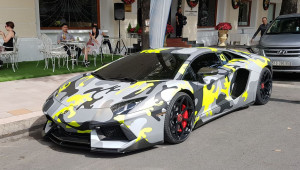 Chạm mặt Lamborghini Aventador khoác 