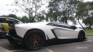 Ngắm Lamborghini Aventador độ phiên bản kỷ niệm 50 năm độc nhất trong bộ cánh trắng ngà mới