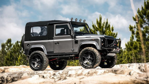 Land Rover Defender mui trần gây ấn tượng với vô số nâng cấp độc đáo