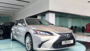 Lexus ES 250 đời 2019 giá đắt nhất phân khúc tại Việt Nam nhưng lại rẻ nhất ở Mỹ