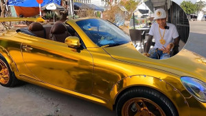 Đại gia miền Tây đắp vàng đầy người, di chuyển bằng xe Lexus dát vàng khiến dân tình xôn xao