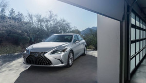 Lexus ES 2022 trình làng: Ngoại thất sắc sảo hơn, cabin cao cấp hơn