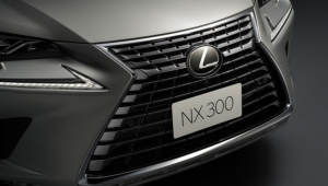 Lexus NX 300 2020 bất ngờ ra mắt tại Việt Nam, giá 2,56 tỷ đồng