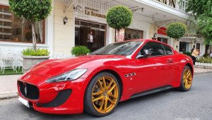 Maserati GranTurismo Sport màu đỏ 