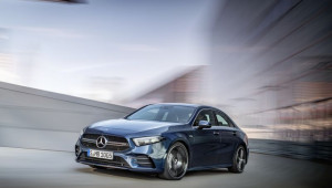 Mercedes-Benz Việt Nam ra mắt Mercedes-AMG A 35 4MATIC sedan, giá hơn 2 tỷ VNĐ