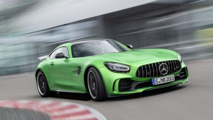 Siêu xe thể thao Mercedes-AMG GT R trình làng thị trường Việt với giá 11,59 tỷ VNĐ