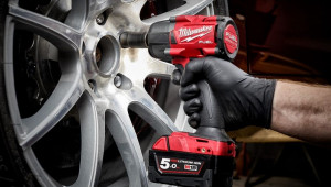 Máy siết bu lông dùng pin thế hệ mới của Milwaukee - 