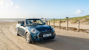 Cận cảnh Mini Convertible Sidewalk 2020 ngập tràn trang bị