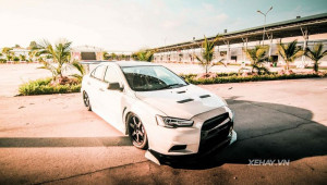 Chùm ảnh hàng hiếm Mitsubishi Lancer Evolution X khoe dáng dưới nắng Sài Gòn