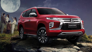 Mitsubishi Pajero Sport 2021 phiên bản Passion Red Edition ra mắt, giá từ 971 triệu VNĐ