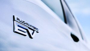 Mitsubishi “nhá hàng” Outlander phiên bản hybrid 7 chỗ tiết kiệm nhiên liệu hơn