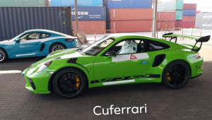 Porsche 911 GT3 RS màu cốm siêu hiếm cập cảng Sài Gòn