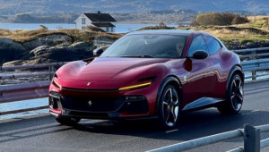 Siêu SUV Ferrari Purosangue lần đầu lộ diện trên đường phố
