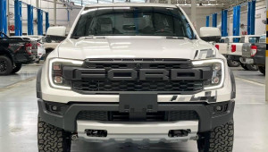 Cận cảnh Ford Ranger Raptor 2023 tại đại lý – Đẹp mê mẩn “từ trong ra ngoài”