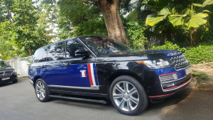 Bắt gặp Range Rover LWB Black Edition hàng hiếm của Minh 