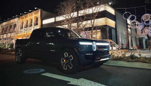 YouTuber chia sẻ ấn tượng ban đầu về mẫu bán tải điện đầu tiên Rivian R1T