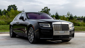 Rolls-Royce Ghost 2024 của ngôi sao bóng bầu dục Tom Brady được bán đấu giá