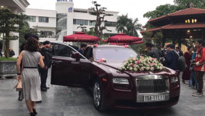 Rolls-Royce Ghost biển ngũ quý 1 làm xe hoa tại Hà Nội