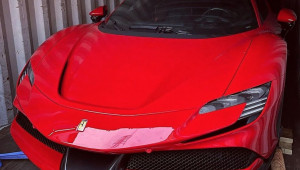 Siêu phẩm Ferrari SF90 Stradale đầu tiên đã cập bến Việt Nam ngay trước Tết Nguyên Đán