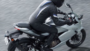 Suzuki Gixxer SF250 lộ diện trần trụi - Lời đáp xứng đáng dành cho KTM RC250