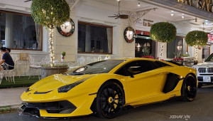 Lamborghini Aventador SVJ hơn 50 tỷ đồng nổi bật giữa đêm Noel Sài Gòn