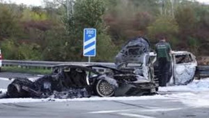 Đua xe trái phép, Lamborghini Aventador gây tai nạn chết người, siêu xe cũng cháy rụi