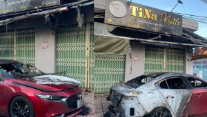 Đắk Lắk: Mazda3 đỗ trước cửa nhà bốc cháy ngùn ngụt trong đêm