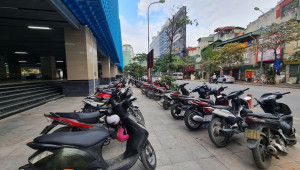 Sau phản ánh bãi xe “chặt chém” người đi tàu Cát Linh - Hà Đông : Tiếp tục trông giữ miễn phí đến khi có giấy phép