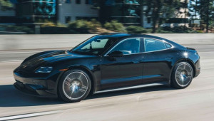 Porsche Taycan 2025 có tầm vận hành lên tới gần 600 km, sạc nhanh 80% pin chỉ trong 20 phút