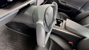 Nhiều chủ xe tố vô lăng chữ U của Tesla kém chất lượng