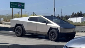 Tesla Cybertruck bị bắt gặp trên đường, không đẹp như trong hình ảnh công bố