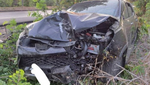 Cho người thân mượn xe, chủ xe nhận về chiếc Toyota Fortuner vỡ nát