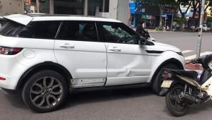 Hà Nội: Xe sang Range Rover 