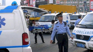 Xe tải lao vào đám đông ở Trung Quốc, 10 người chết