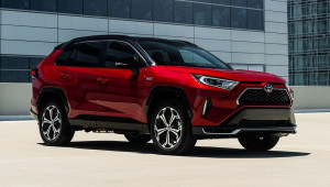 Nhiều nhân viên dính Covid-19, Toyota tạm ngừng sản xuất RAV4 và Lexus RX